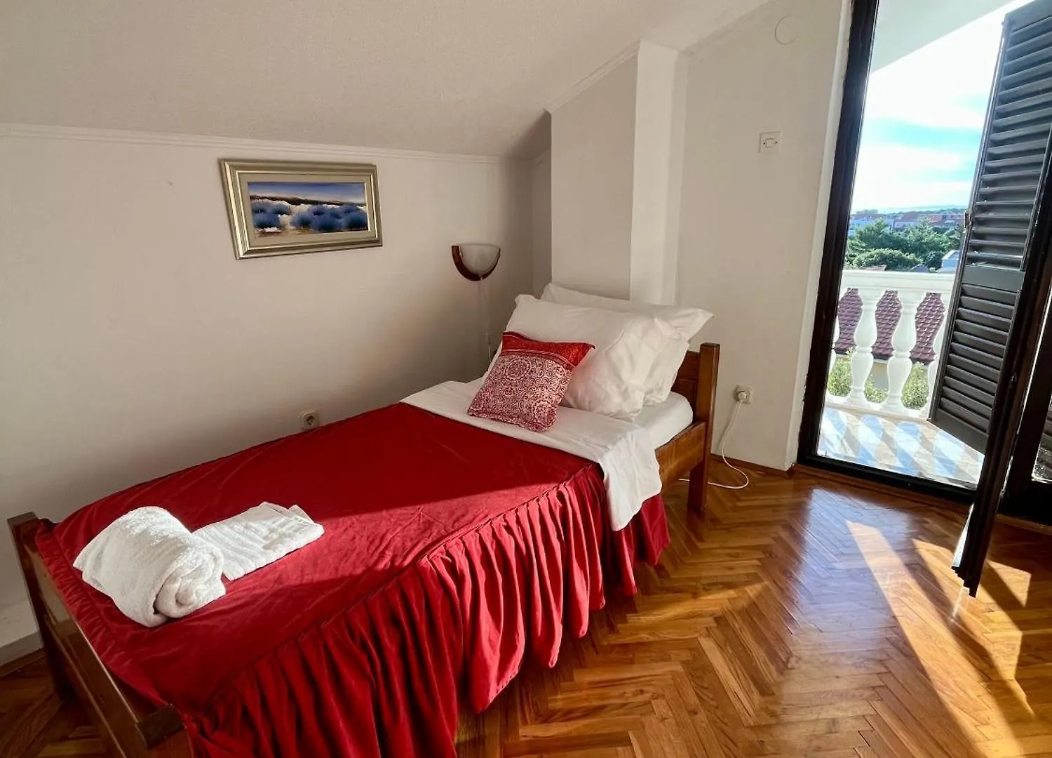 Apartment With Breathtaking Views マンドレ